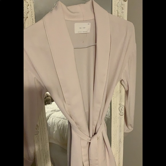 Oak and Fort Tie-Front Wrap - Picture 2 of 9